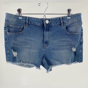 Rue 21 mid rise cut off shortie, light distressing size 16‎